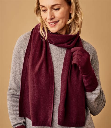 Women's Wool, Silk & Cashmere Scarves 